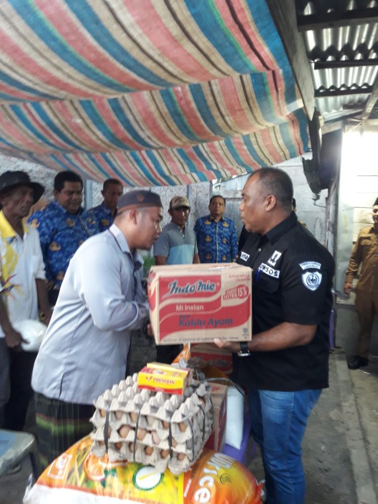 Pemkab Labuhanbatu Serahkan Bantuan Korban Kebakaran di Panai Hilir