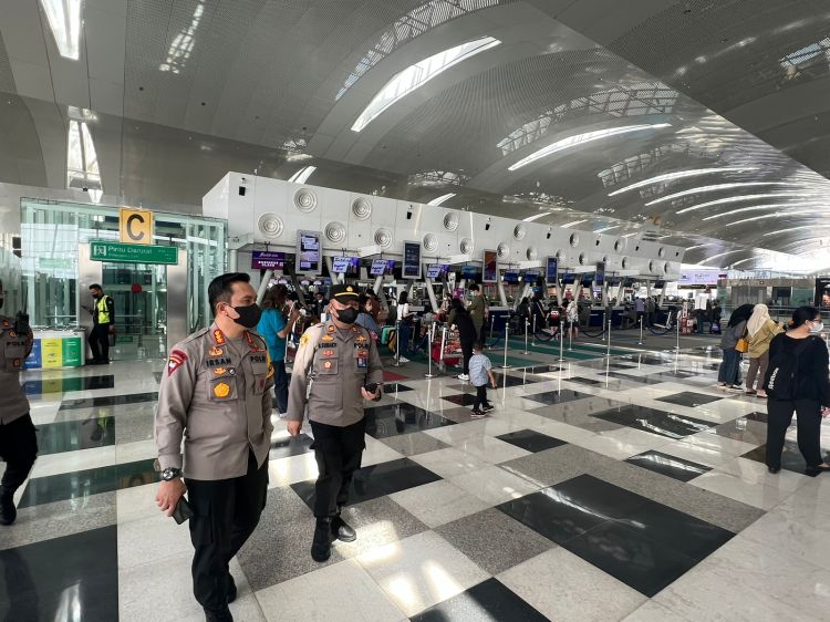 Kapolresta Deliserdang Pantau Arus Balik Bandara Kualanamu