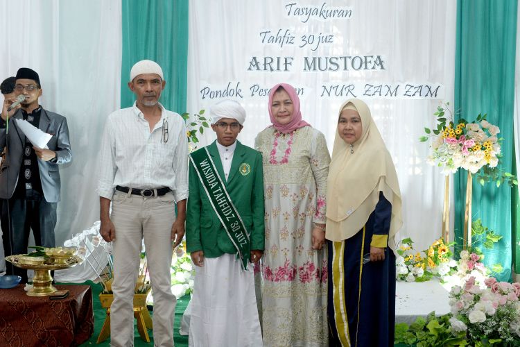 TP PKK Sumut Apresiasi Arif Mustafa, Hafiz 30 Juz Santri dari Ponpes Nur Zamzam