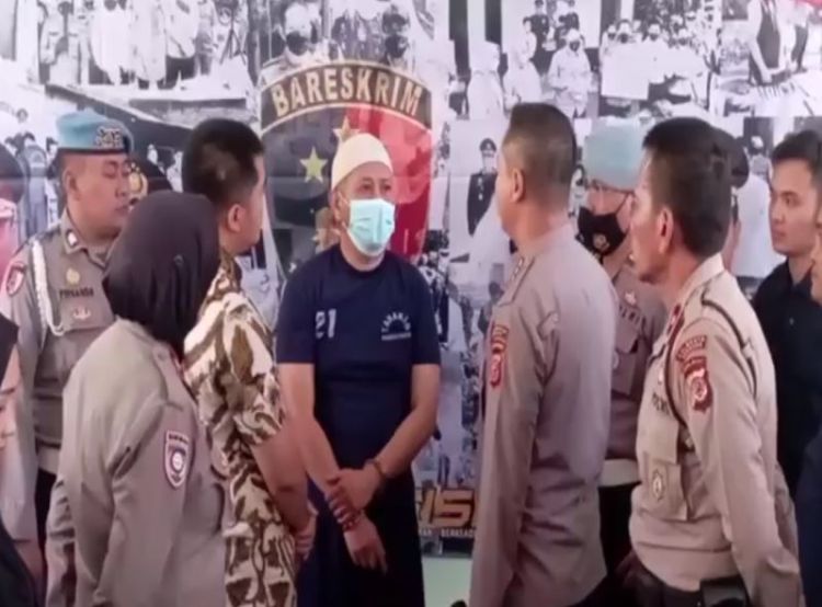 Polisi Tangkap Perekam CD Wanita Untuk Dijual ke Medos