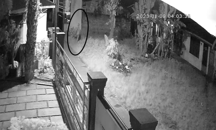 Aksi Maling Terekam saat Satroni Rumah Warga di Pasar VII Tembung