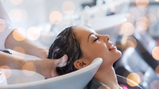8 Kesalahan Mencuci Rambut yang Kerap Disepelekan