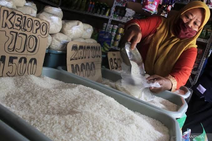 Harga Beras Terus Alami  Kenaikan, Harga Sayuran Turun