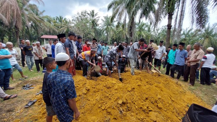 Ratusan Warga Antar Jenazah Mantan Anggota DPRD Langkat, Banyak Kejadian Tak Terungkap