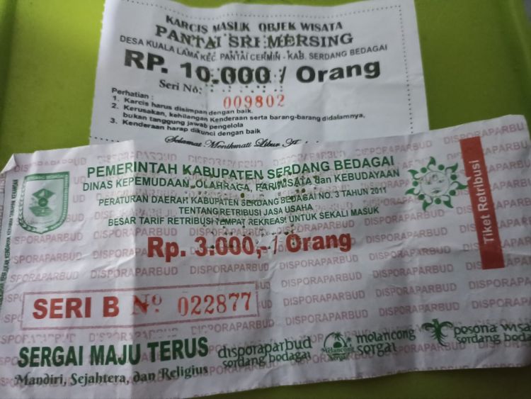 Biaya Karcis Masuk Plus Parkir Pantai Sri Mersing Tertera 13 Ribu, Dikutip 15 Ribu