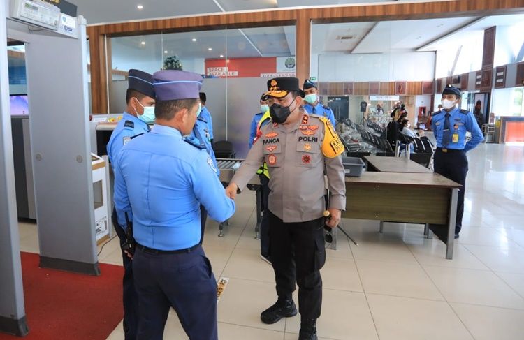 Kapolda Sumut Pantau Aktivitas Bandara Silangit dan Lalu Lintas di Tahun Baru 2023