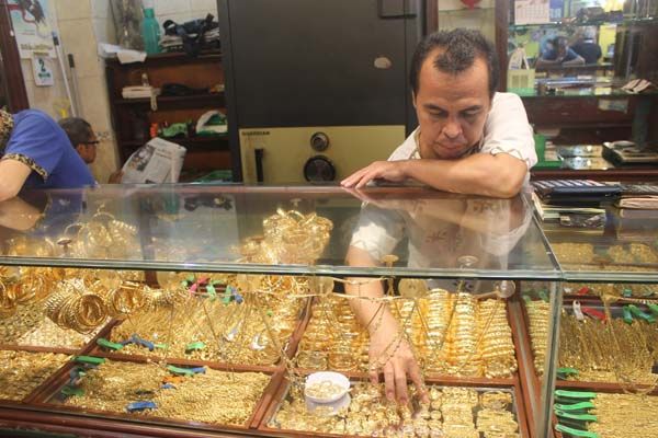 Rupiah Menguat Tajam Dekati 15.100 Per US Dollar, Harga Emas Meroket Tembus $1.900