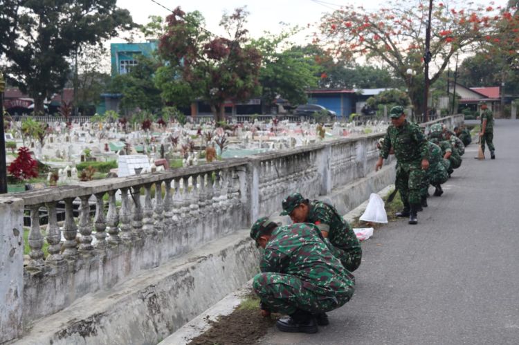 TNI Polri di Binjai Kerja Bakti Menyambut Bulan Suci Ramadhan
