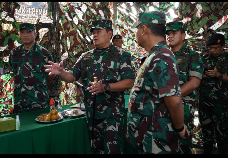 TNI Kerahkan Prajurit dan Peralatan Bantu Korban Kebakaran Depo Pertamina Plumpang