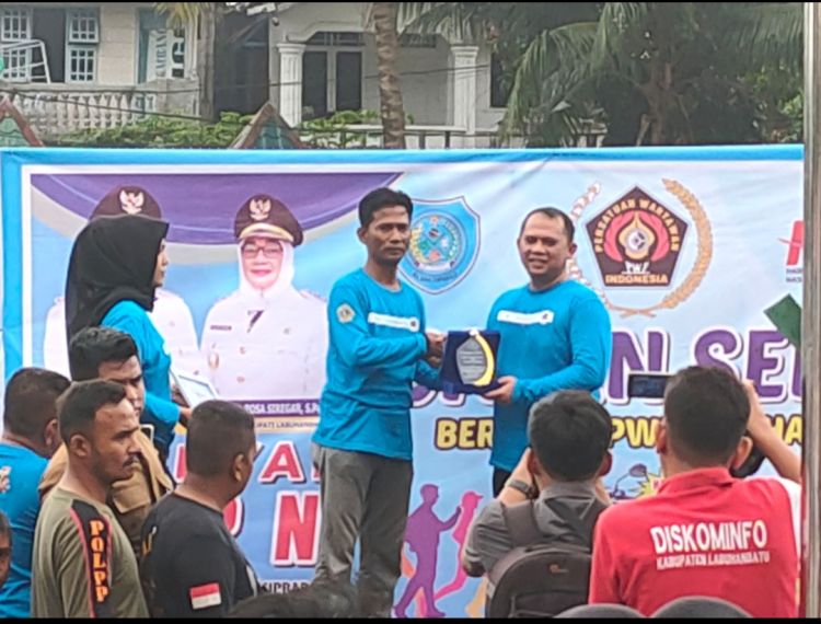 Dirangkai HPN, Gerak Jalan Sehat PWI 'Banjir' Hadiah
