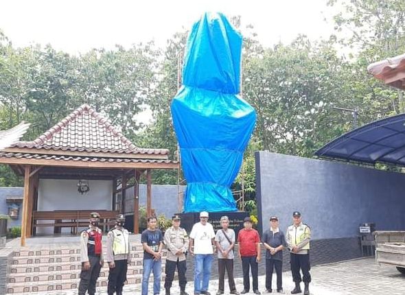 Viral Patung Bunda Maria Ditutup Terpal, Ini Faktanya