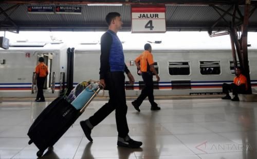 KAI Bakal Pecat Pegawai yang Terlibat dalam Praktik Percaloan Tiket