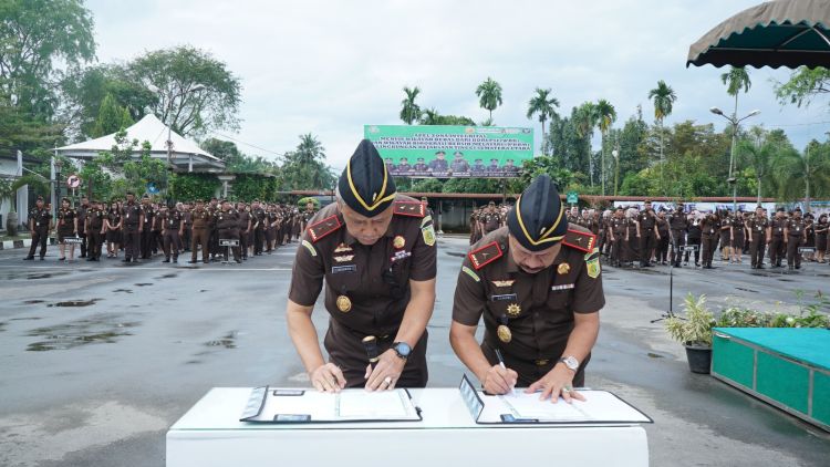 Kajati Sumut dan Jajaran Tandatangani Pakta Integritas Menuju WBK/WBBM