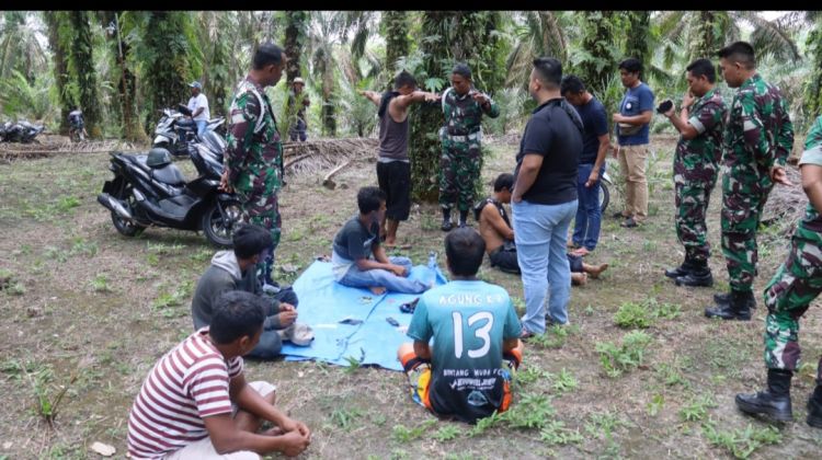 Lapak Peredaran Sabu Digrebek Intel Kodim, Komplotan Pengedar Dibekuk Dengan Barbut 4,89 Gram