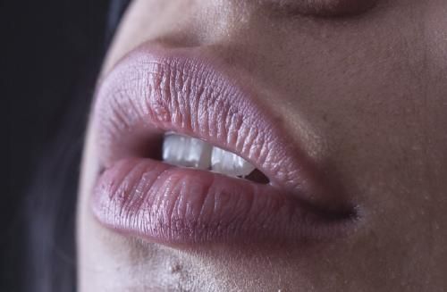 5 Cara Melembabkan Bibir di Bulan Puasa