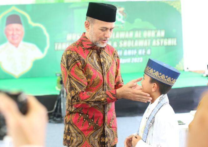 Momen saat Wagub Sumut Uji Peserta Tahfidz Bernama Hanif di MTQ YHA