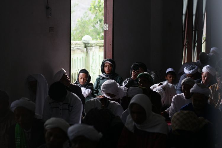 Berlebaran Hari Ini, Jamaah Tarekat Naqsabandiyah Sumut Gelar Shalat Id di Marendal