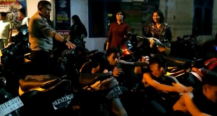 Polisi Bubarkan Konvoi Puluhan Gerombolan Geng Motor, 45 Orang Diringkus
