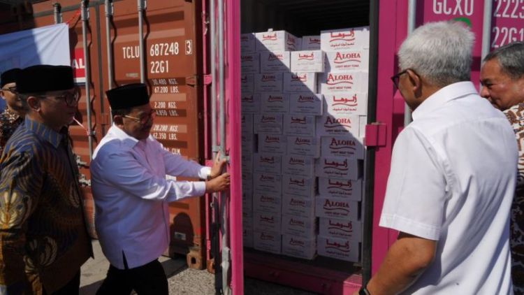 Pemerintah Ekspor 10 Kontainer Bumbu dan Tuna ke Arab Saudi untuk Konsumsi Haji