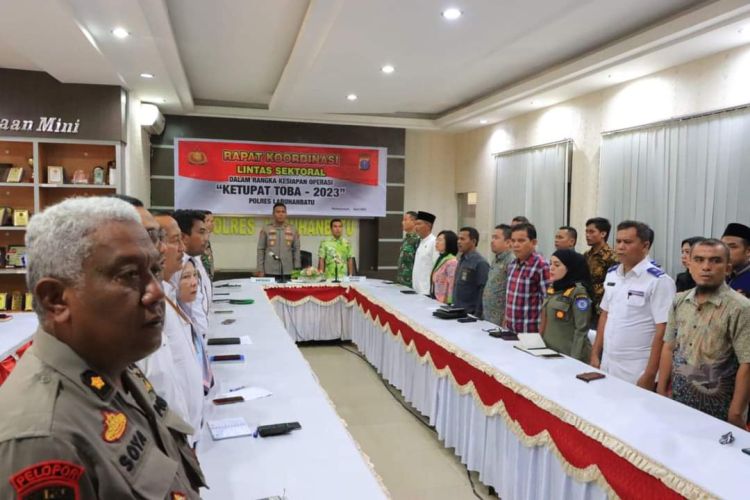 Wabup Labura Ikuti Rapat Koordinasi Lintas Sektoral Melalui Vidcon