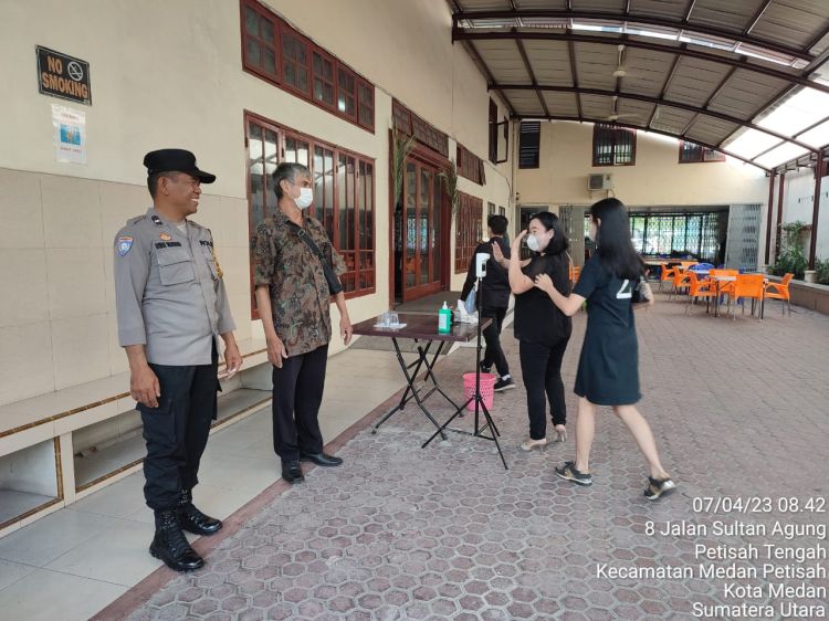 Polsek Medan Baru Laksanakan  Pengamanan Jumat Agung di 53 Gereja