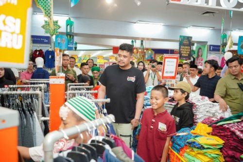 Walikota Medan Bawa 100 Anak Yatim Dhuafa Belanja Kebutuhan Lebaran