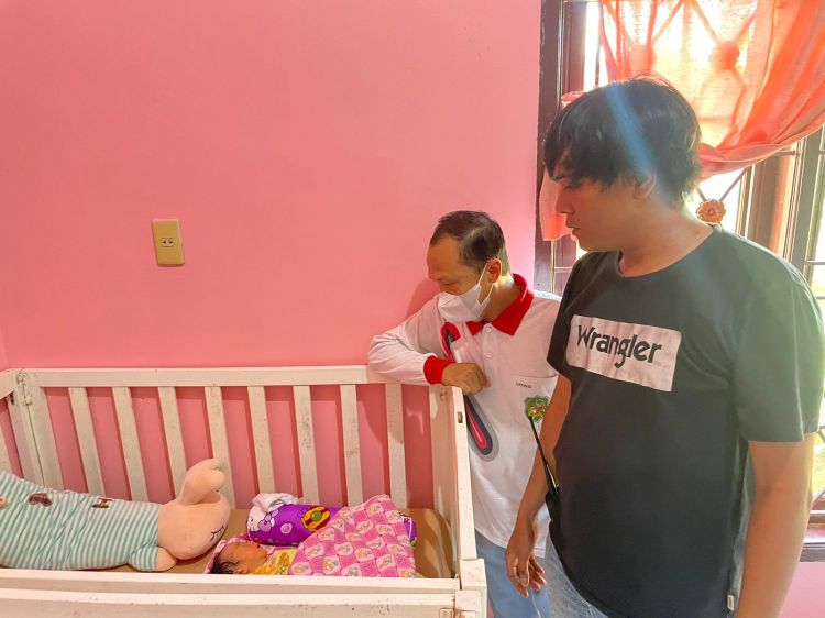 Dibuang! Ibu Bayi Tinggalkan Sepucuk Surat Dalam Kardus Pembungkus Bayi, Ini Isinya