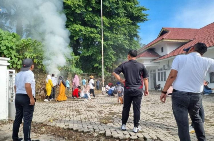 Erik Pimpin Jumat Bersih di Lingkungan Kantor Perangkat Daerah Pemkab Labuhanbatu