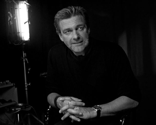 Aktor Ray Stevenson Meninggal Dunia