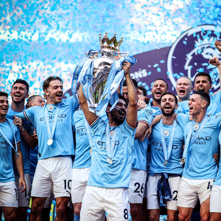 Manchester City Siap Rebut Treble Bersejarah