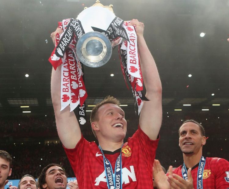 Setelah 12 Tahun, Phil Jones Pamit dari Manchester United