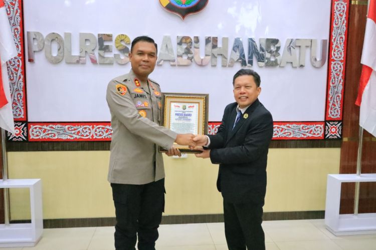 Polres Labuhanbatu Terima Penghargaan dari Lemkapi