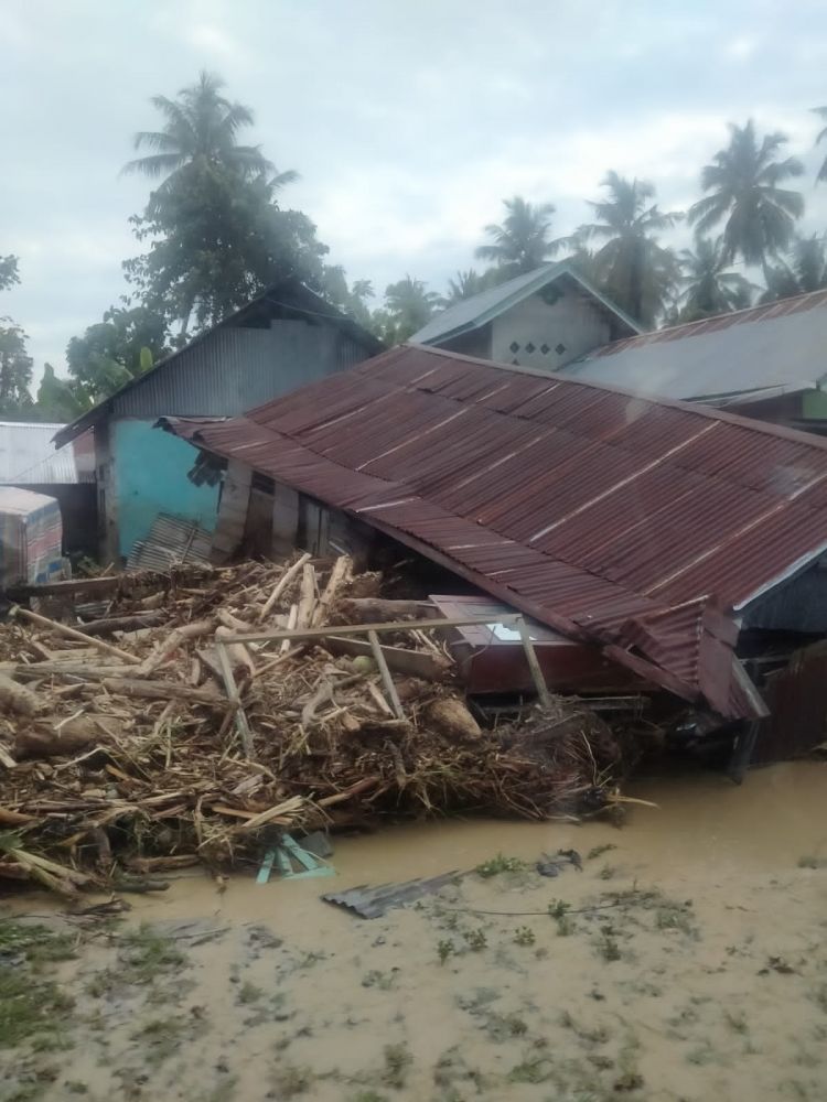 Banjir Terjang Parigi Moutong, 3 Orang Warga Ditemukan Meninggal Dunia