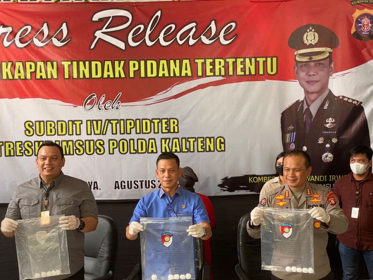 Polda Kalteng Ungkap Perdagangan  Sianida Ilegal Seberat  1 Ton