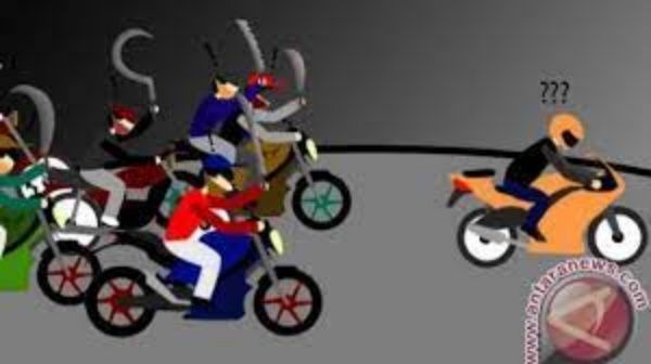 Polisi Ciduk Dua Anggota Geng Motor di Binjai, Beraksi Gunakan Kelewang dan Celurit
