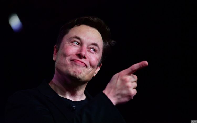 Mengejutkan, Elon Musk Sesumbar Beli Manchester United