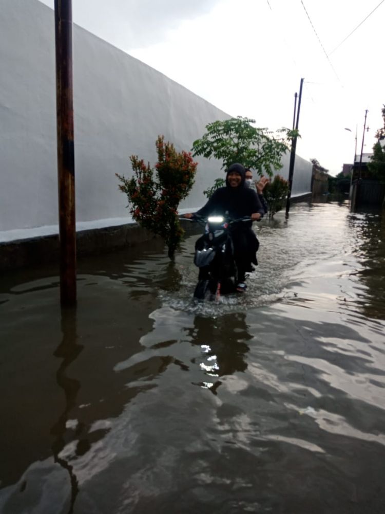 Pak Lurah ! Tembok BBPLK  Sebabkan Banjir