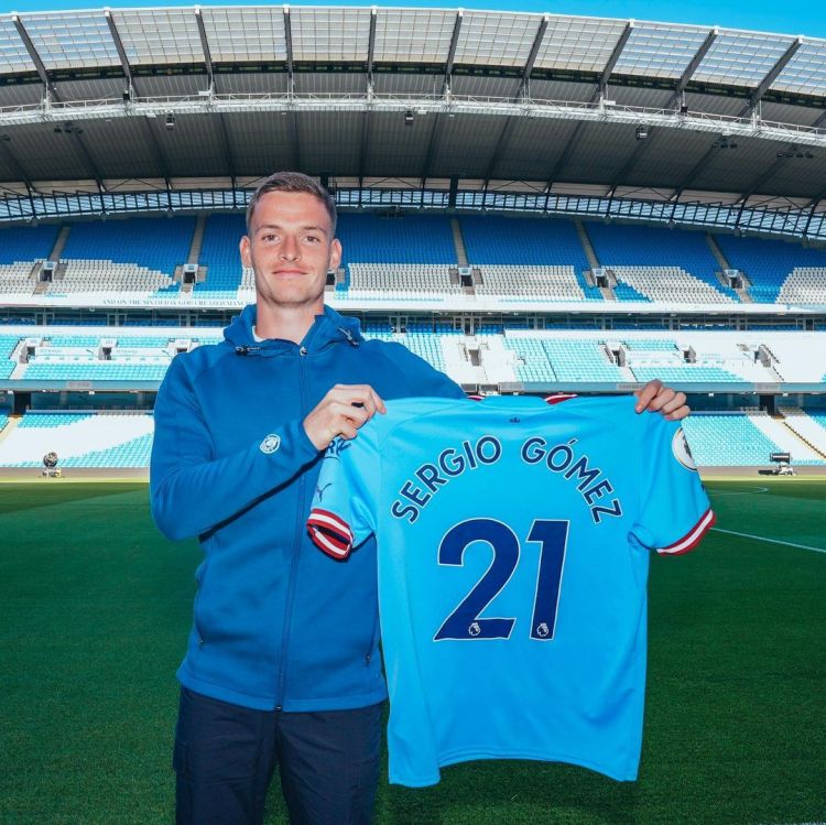 Resmi, Sergio Gomez Gabung Manchester City