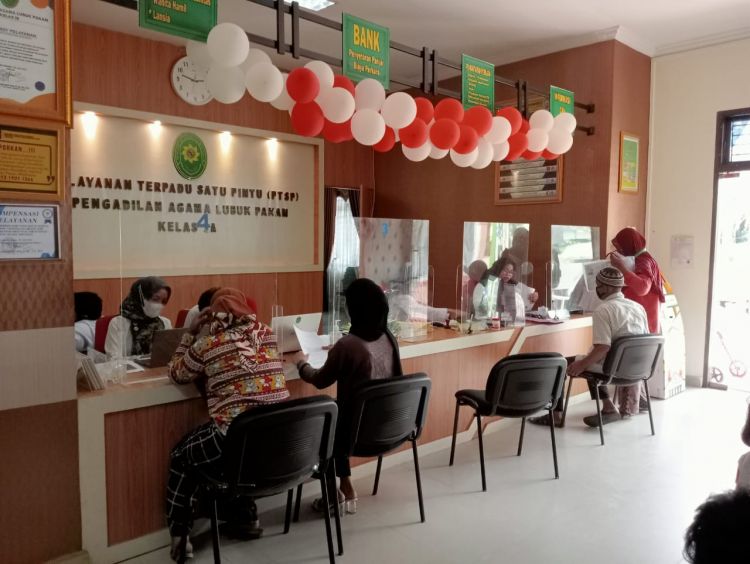 PTSP di PA Lubuk Pakam Terkesan Arogan , Satpam Melarang Parkir di Halaman Kantor PA
