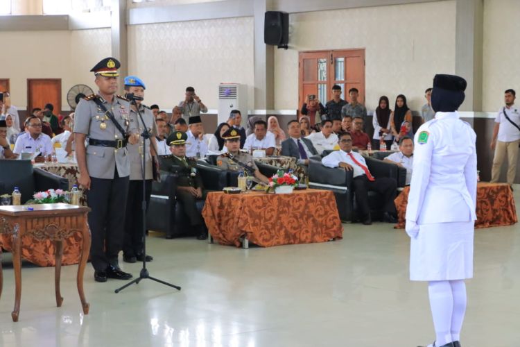 Pengukuhan Paskibraka Kabupaten Labuhanbatu Utara oleh Kapolres Labuhanbatu