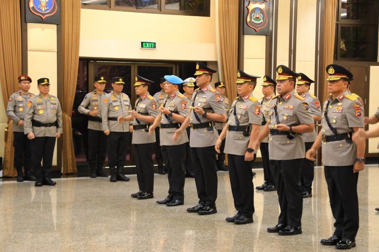 Kapolri Pimpin Upacara Kenaikan Pangkat 31 Pati Polri