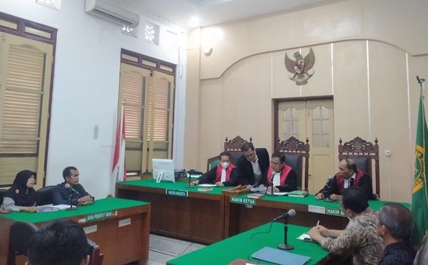 Sidang Gugatan Pos Ambai Kafe Kembali Ditunda, Ini Penyebabnya