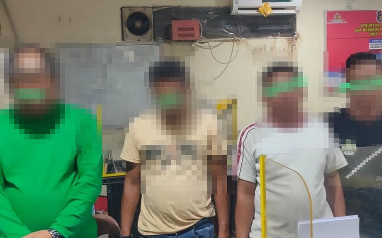 Main Judi Online, Oknum Kades di Paluta Bersama Tiga Pegawai Honorer Diboyong ke Kantor Polisi