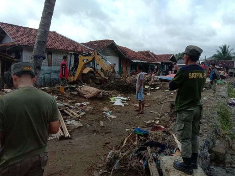 Total, 3.702 Warga Terdampak Banjir dan Longsor di Garut