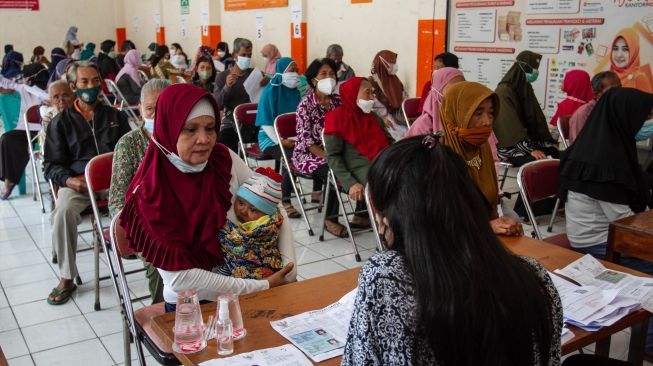 Cairkan BLT BBM dan BSU,  Sri Mulyani Upayakan  Kemiskinan Turun
