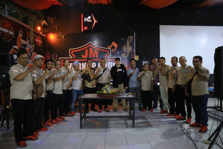 Ultah ke-6 Media Center  Polres Labuhanbatu  Dibanjiri Penyanyi Dangdut