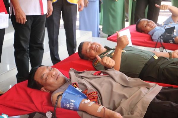 Turut Sambut HUT TNI ke 77, Kapolda Sumut Lakukan Ini