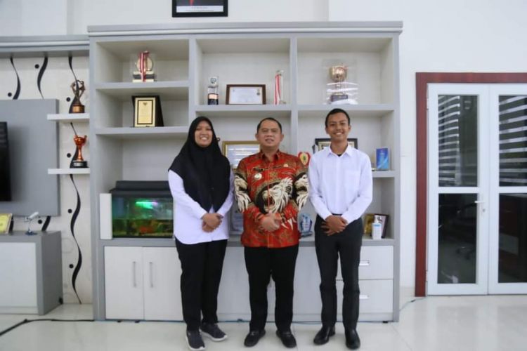 Dua Putra Putri Terbaik Labuhanbatu Terima Beasiswa STTD