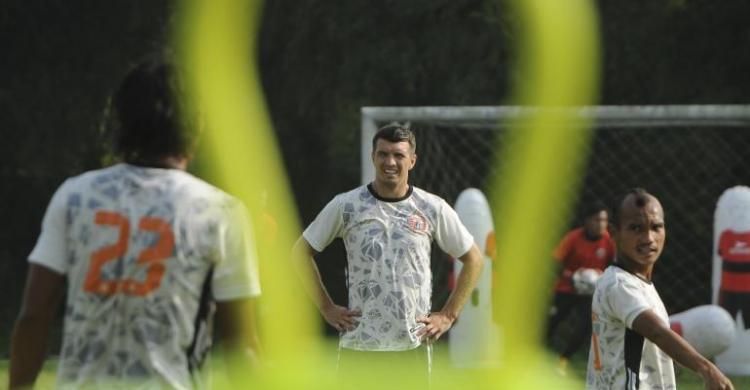 Swiss Vs Rep Ceko, Saatnya  Bek Persija Beraksi