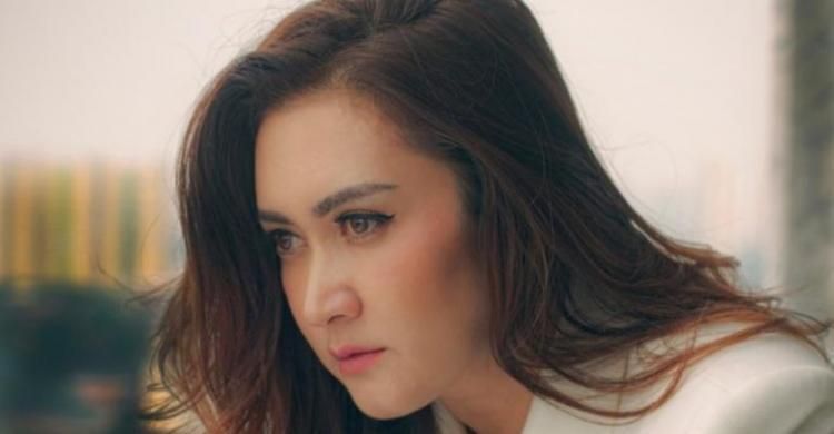 Nafa Urbach, Dunia Entertainment Bobrok
